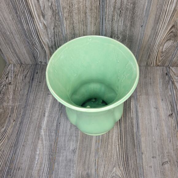 Vintage McCoy Pottery Green Vase, Leaf Berry, Double Handle, UnMarked, 8-1/4" - Picture 3 of 6